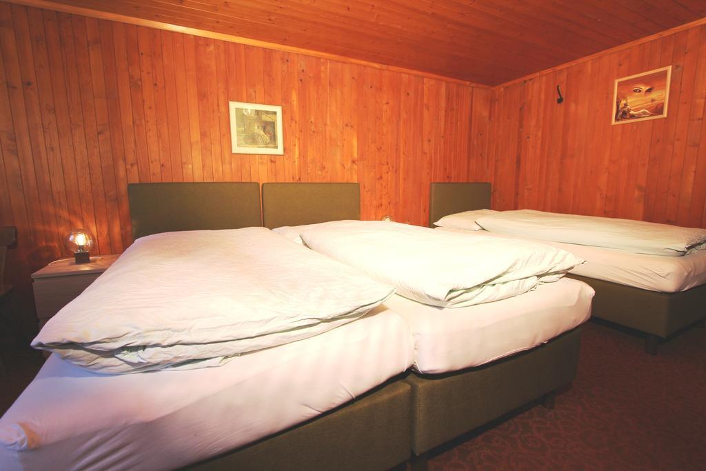 Hotel-Restaurant Alpina Innertkirchen Quarto foto