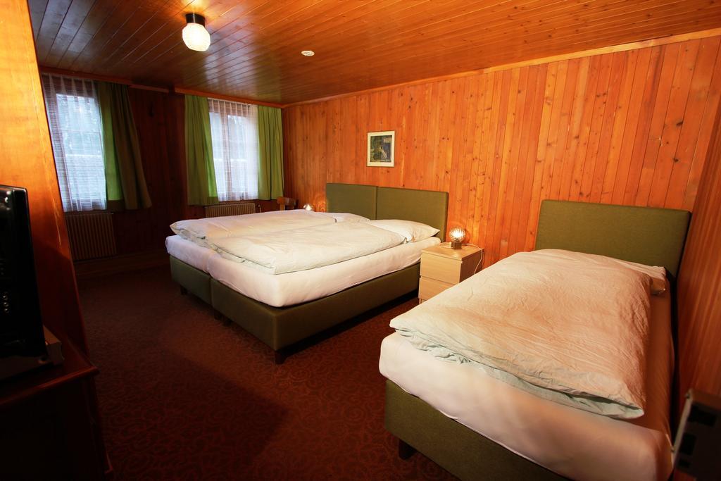 Hotel-Restaurant Alpina Innertkirchen Quarto foto