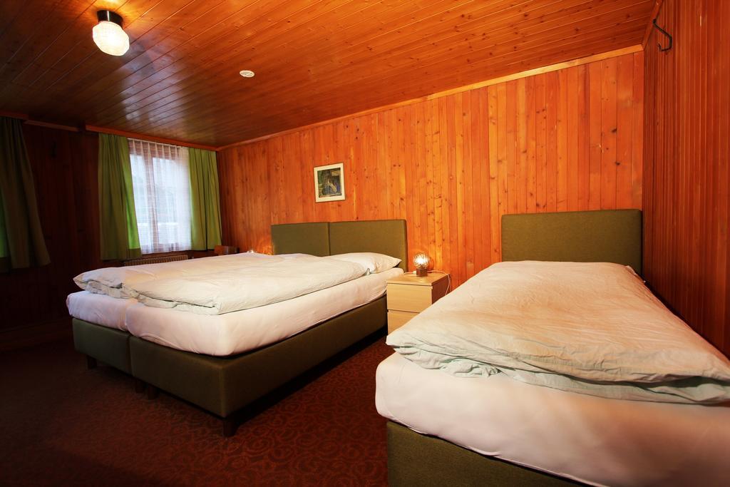 Hotel-Restaurant Alpina Innertkirchen Quarto foto