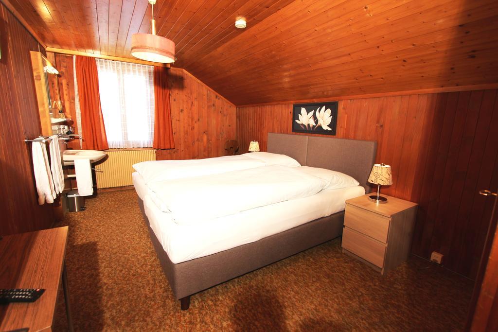 Hotel-Restaurant Alpina Innertkirchen Quarto foto